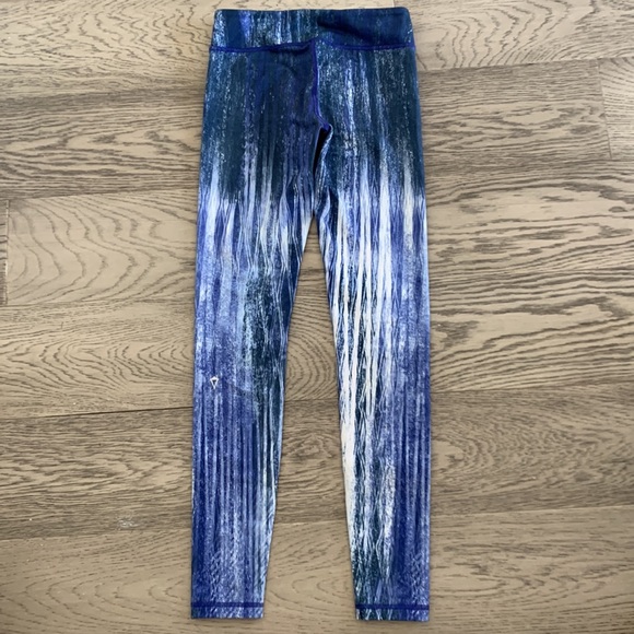 Ivivva leggings special edition print. Girls 12 - Picture 6 of 6